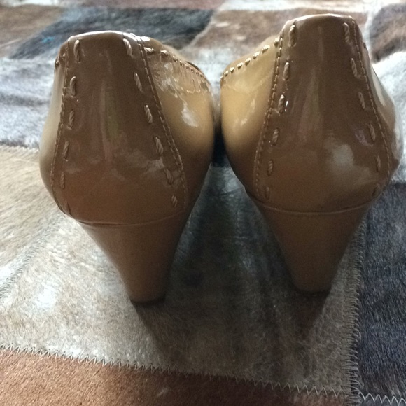 Donald pliner wedge shoes - Picture 4 of 7